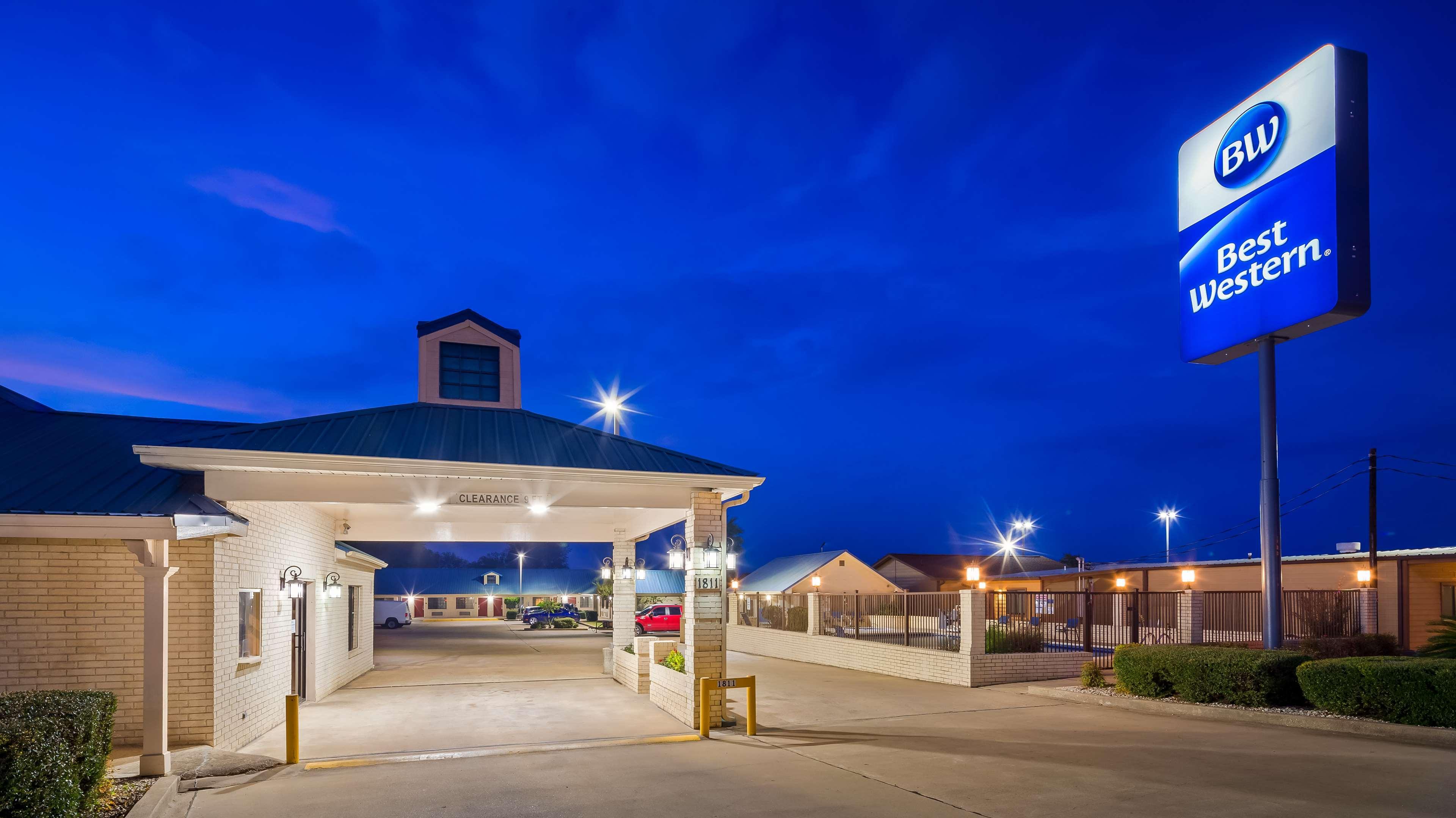 Best Western Regency Inn&Suites Gonzales Buitenkant foto