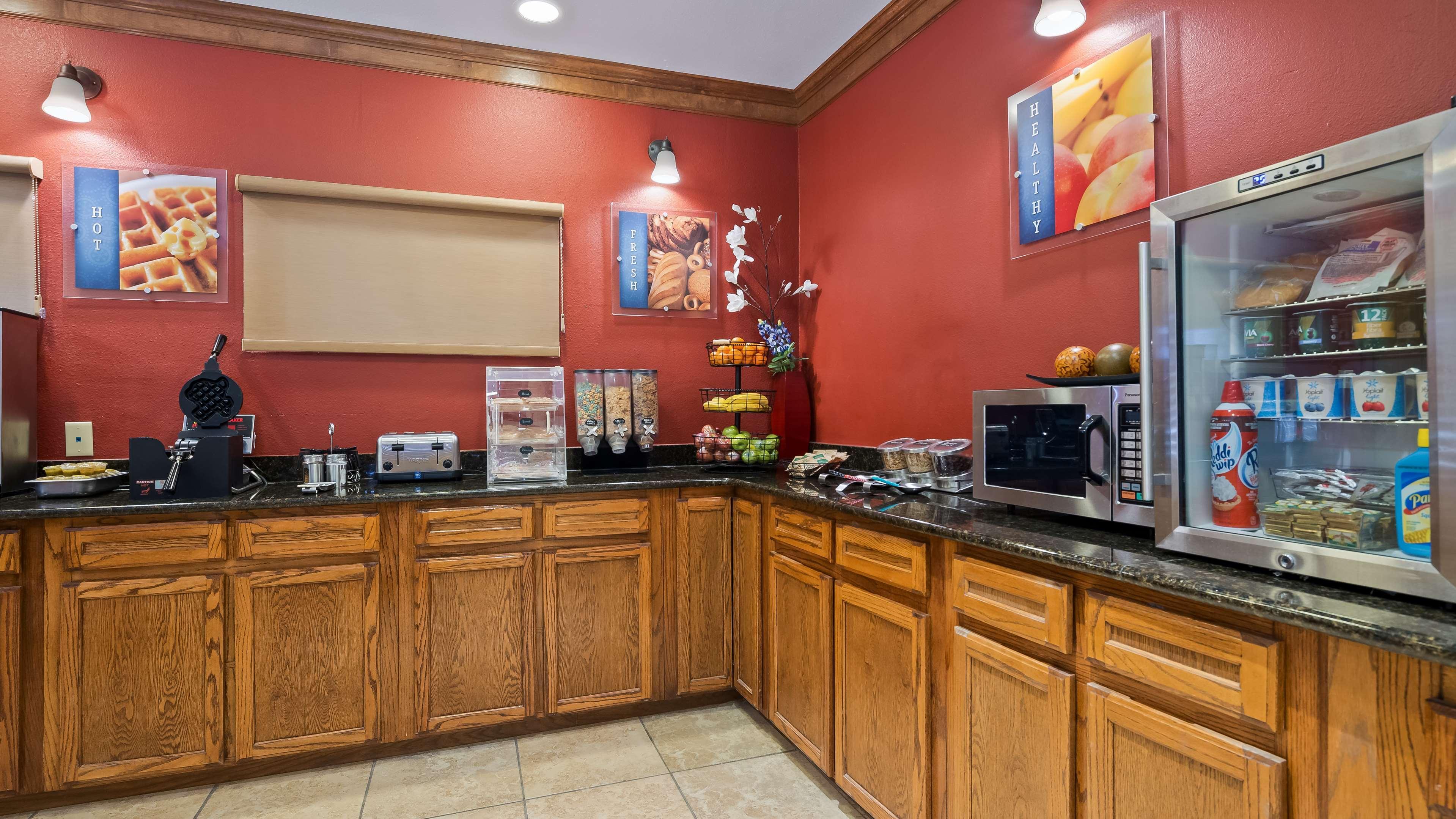 Best Western Regency Inn&Suites Gonzales Buitenkant foto