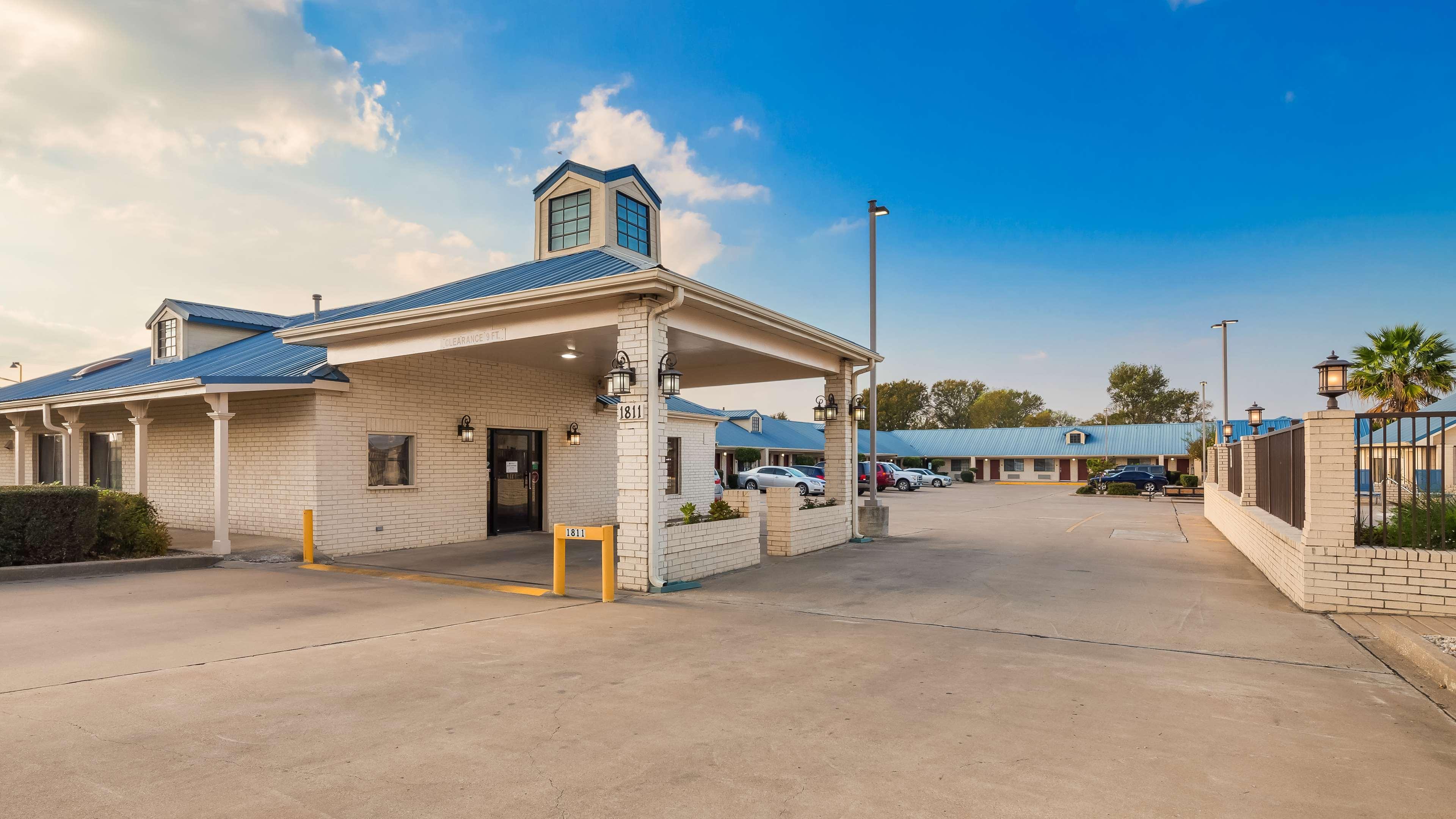 Best Western Regency Inn&Suites Gonzales Buitenkant foto