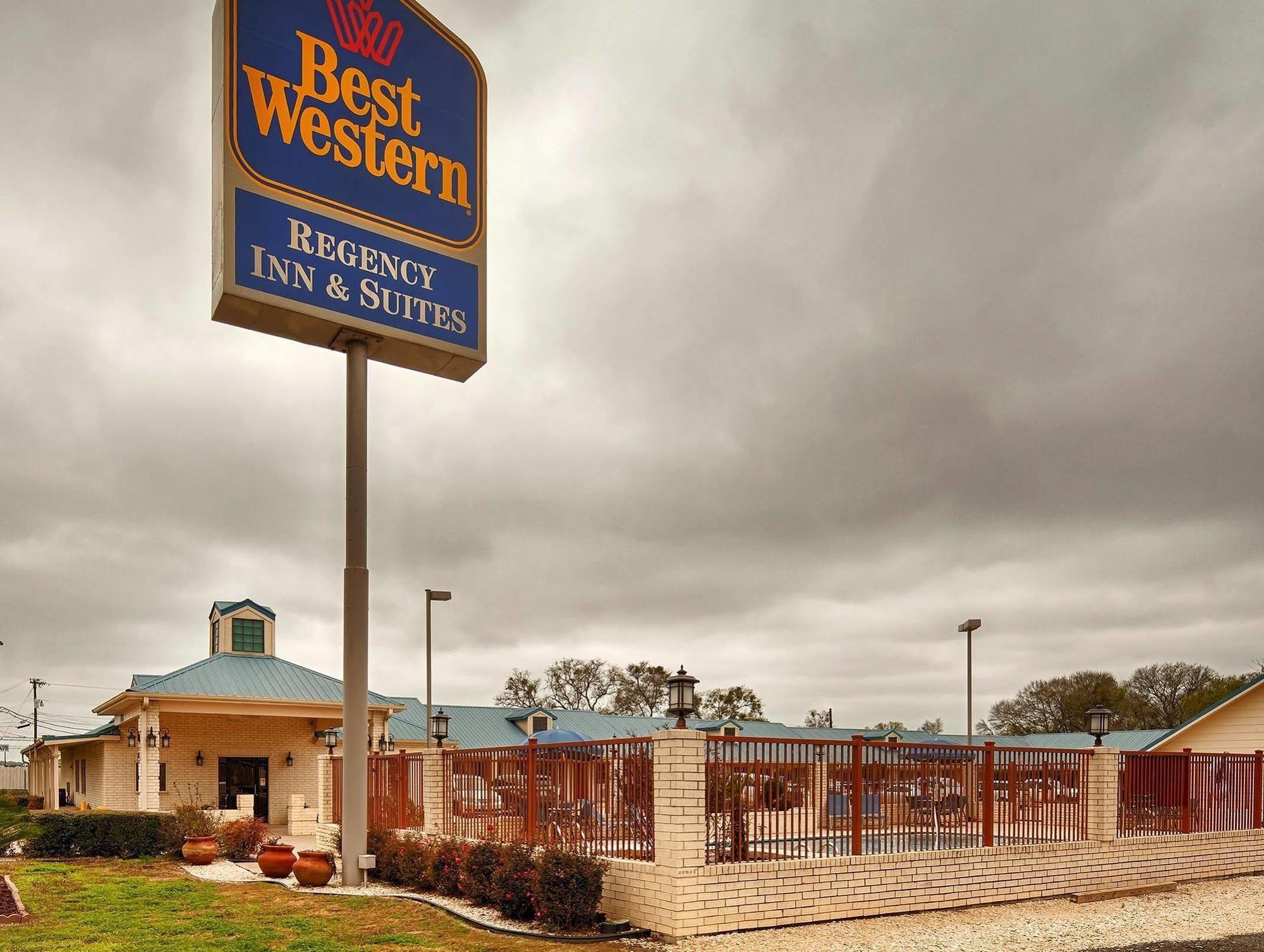 Best Western Regency Inn&Suites Gonzales Buitenkant foto