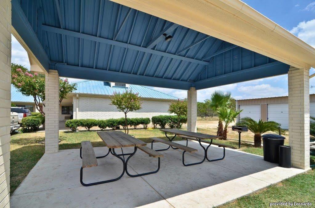 Best Western Regency Inn&Suites Gonzales Restaurant foto